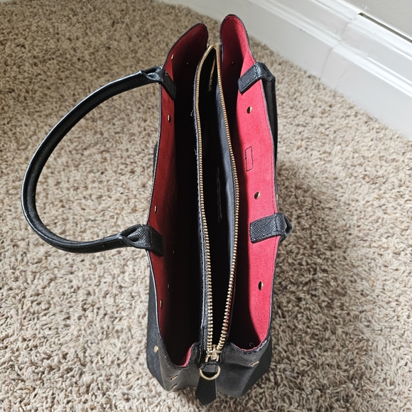 Black and Gold Stud Purse - Picture 4 of 8